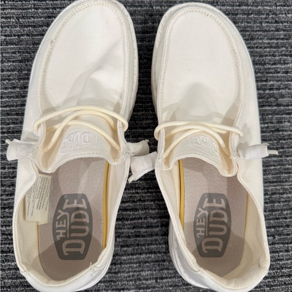 Hey Dude Off-White Slip-On Shoes 7 - Picture 2 of 5